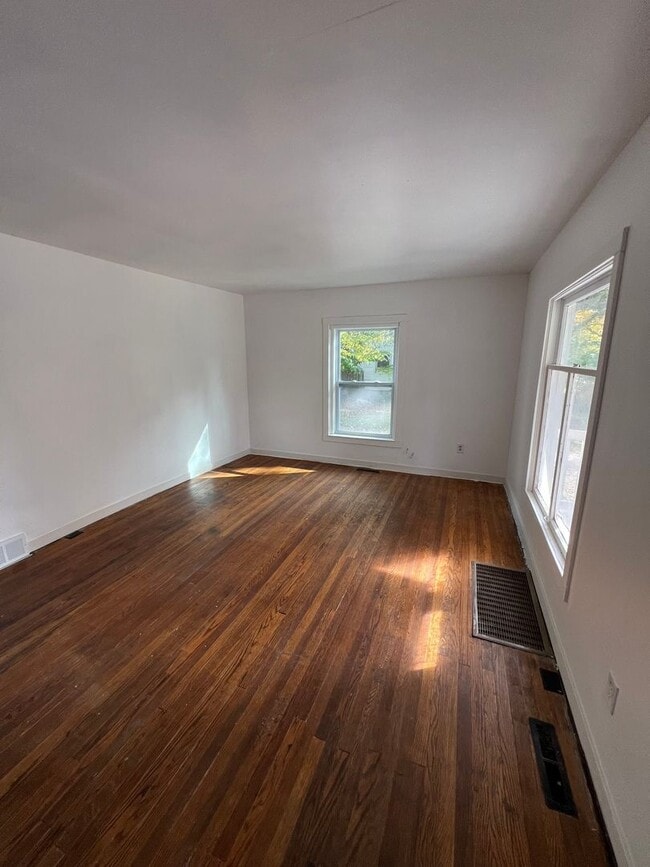 Photo - 3 Bedroom 1 Bathroom House (move in ready)