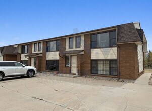 Building Photo - 1725 Fetterman Dr