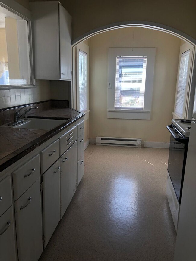 Foto del edificio - 1032-1038 Woodrow Ln