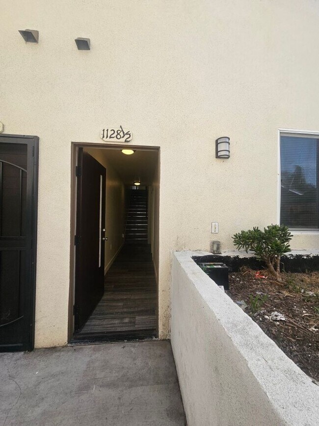 Foto del edificio - 1128 E 28th St