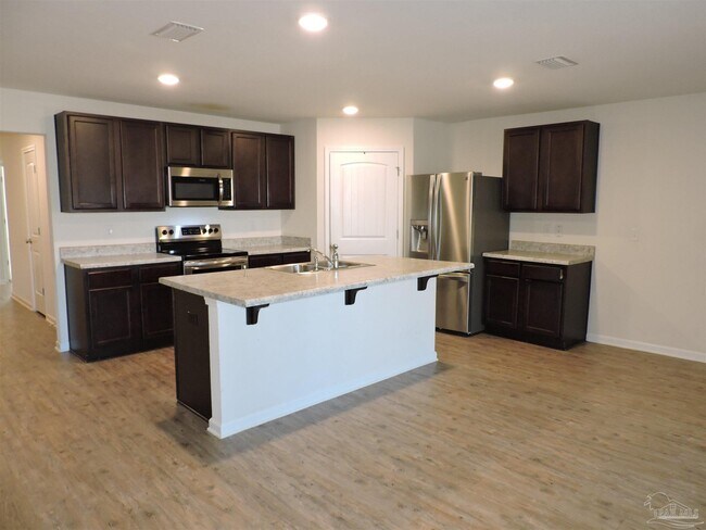 Foto del edificio - 5780 Blackhorse Cir
