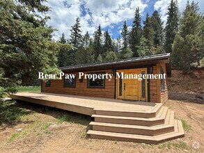 Building Photo - 28084 Meadow Dr