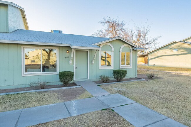 Foto del edificio - Gated community townhome- fully updated!