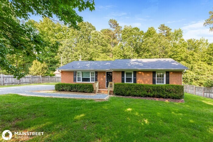 Primary Photo - 5702 Willow Dr, Durham, NC 27712
