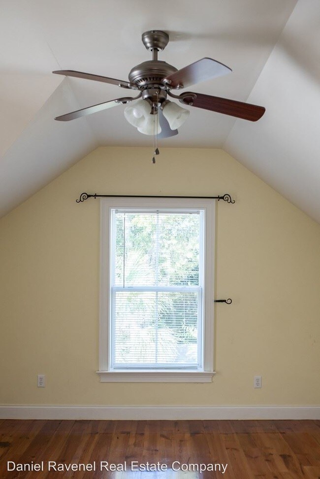 Building Photo - 2 br, 2.5 bath House - 5 Middleton Place