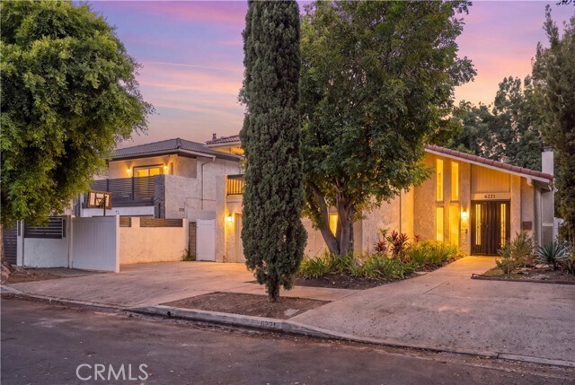 Building Photo - 6221 Mammoth Ave