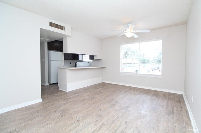 Building Photo - 10151 Guidy Ln