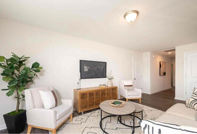Foto del edificio - 6739 Hardwick Ln