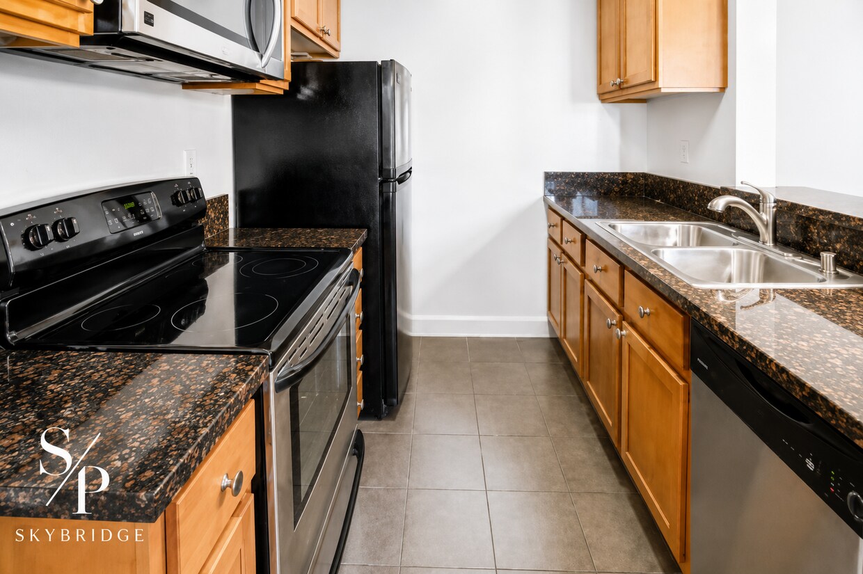 Photo - 717 sq ft 1BR in Westwood — 10982 Roebling Ave #559