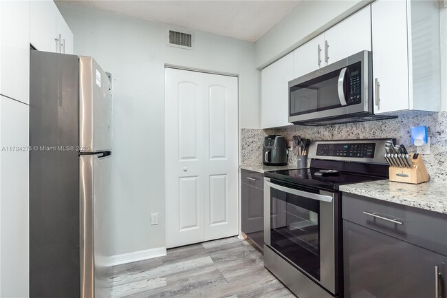 Foto del edificio - 5962 Morningstar Cir