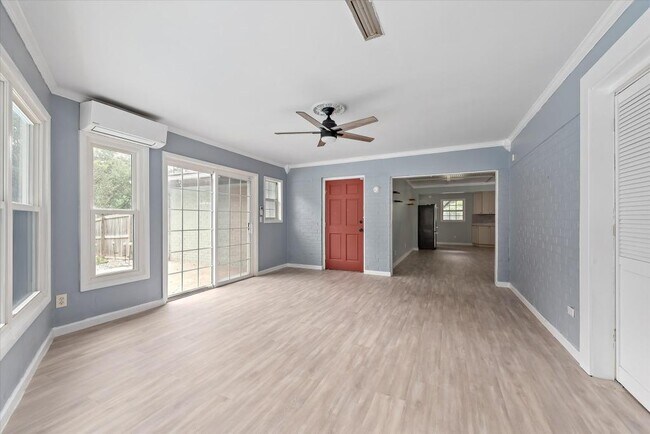 Building Photo - 106 Wind Creek Ln