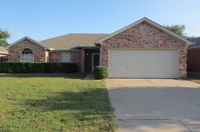 Building Photo - 1700 Farmington Dr