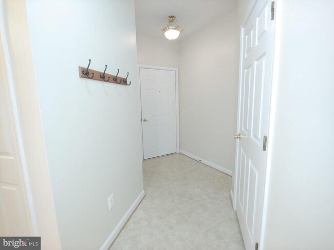 Building Photo - 2610 Chapel Lake Dr