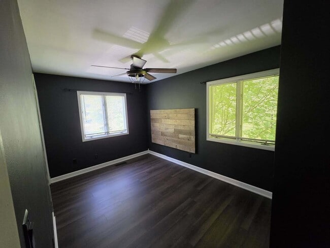 Building Photo - 7618 Catalpa Dr
