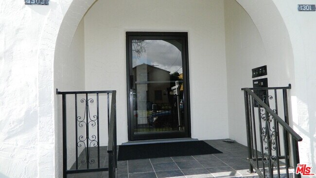 Foto del edificio - 4301 8th Ave
