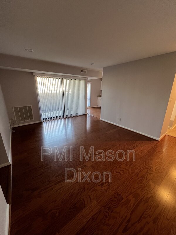 Foto del edificio - 6087 Majors Ln