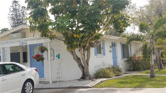 Building Photo - 2904 Avenue B