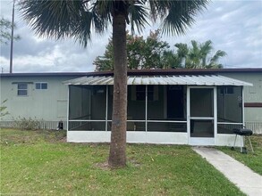 Building Photo - 1526 Fort Meade Rd