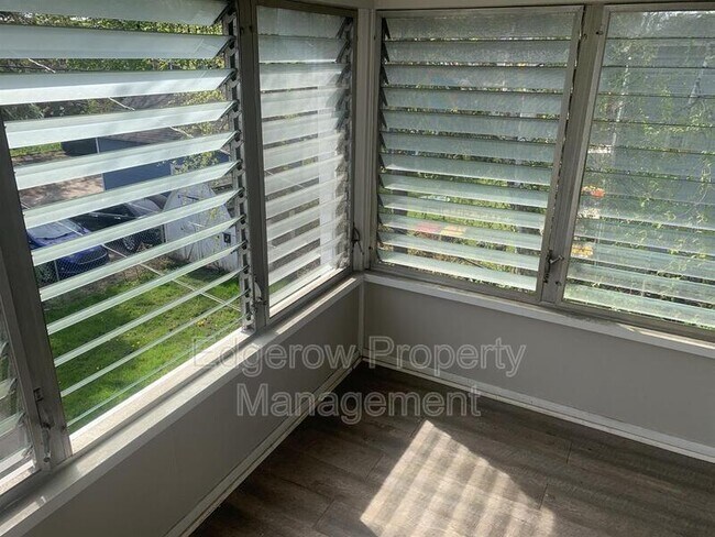 Foto del edificio - 1320 Quarry Ave NW