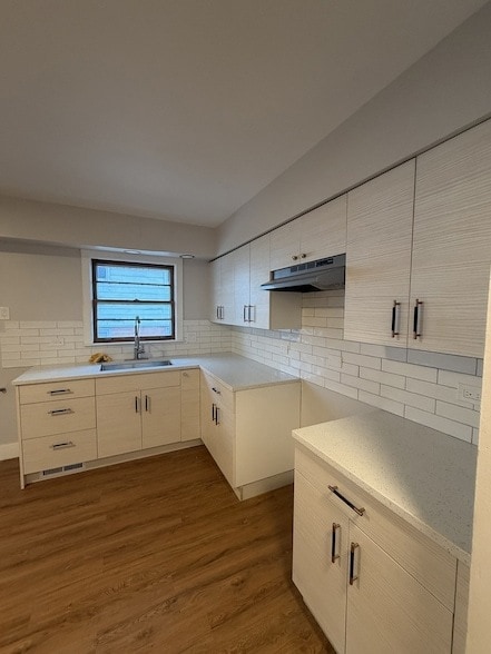 Foto del edificio - 366 W 16th Pl