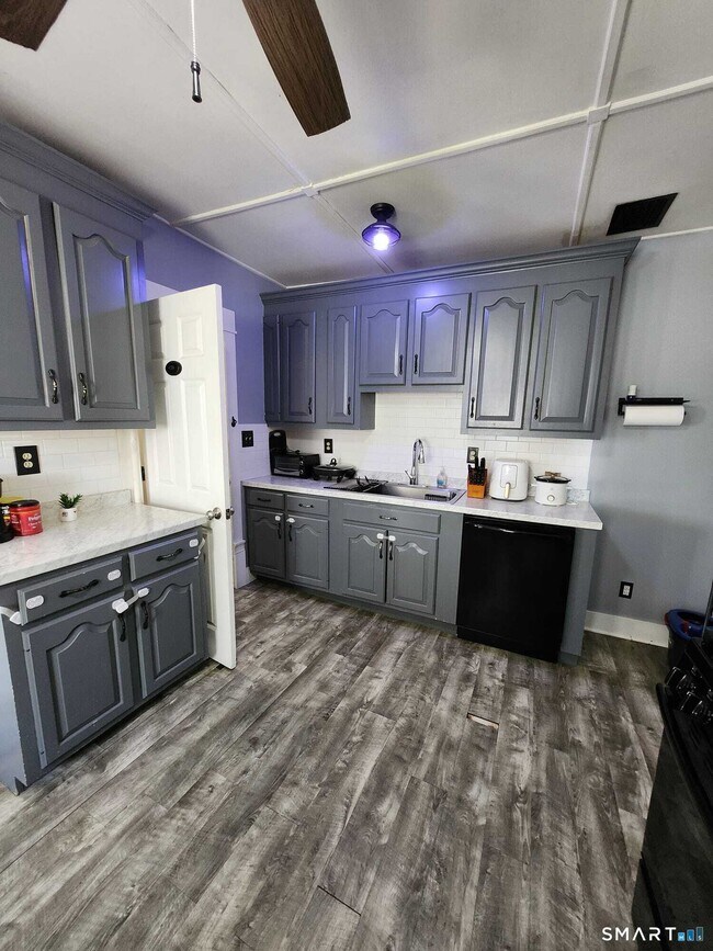 Building Photo - 14 Union St