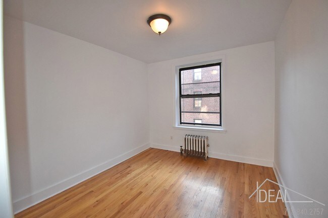Building Photo - 725 4th Avenue #G5R