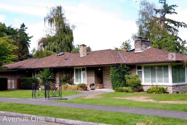 Building Photo - 4 br, 2 bath House - 6502 NE 61st St