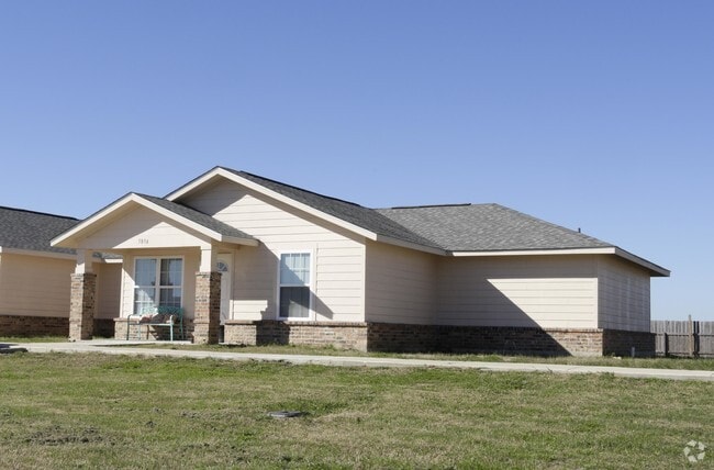 Building Photo - Cyrus Homes= Income Restricted
