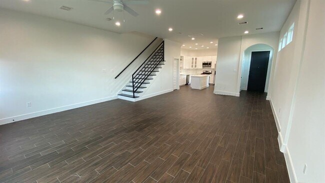 Building Photo - 8509 Comal St