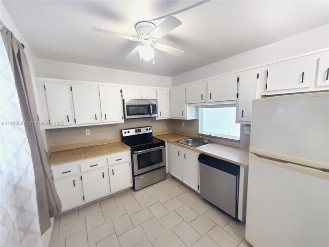 Foto del edificio - 1820 SW 81st Ave