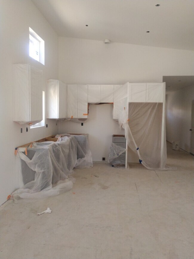 Building Photo - 16488 Bassett Dr