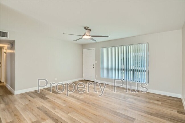 Foto del edificio - 8356 E Palm Ln