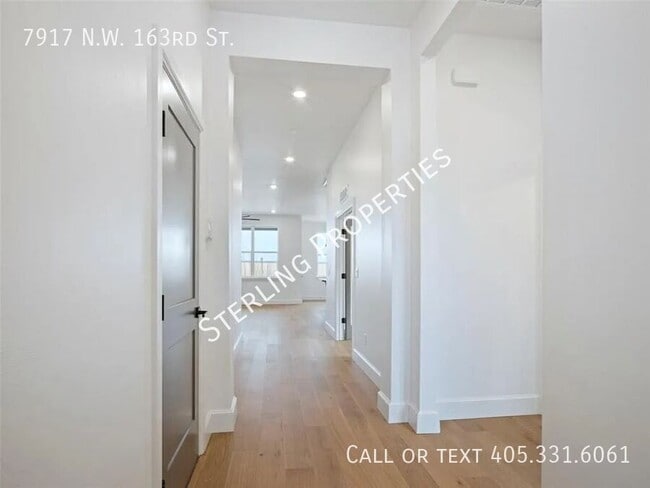 Foto del edificio - 7917 NW 163rd St