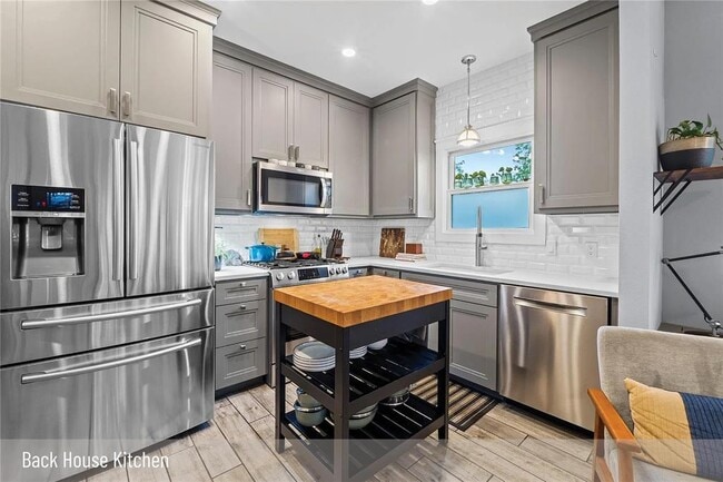 Building Photo - 5508 Avenue G