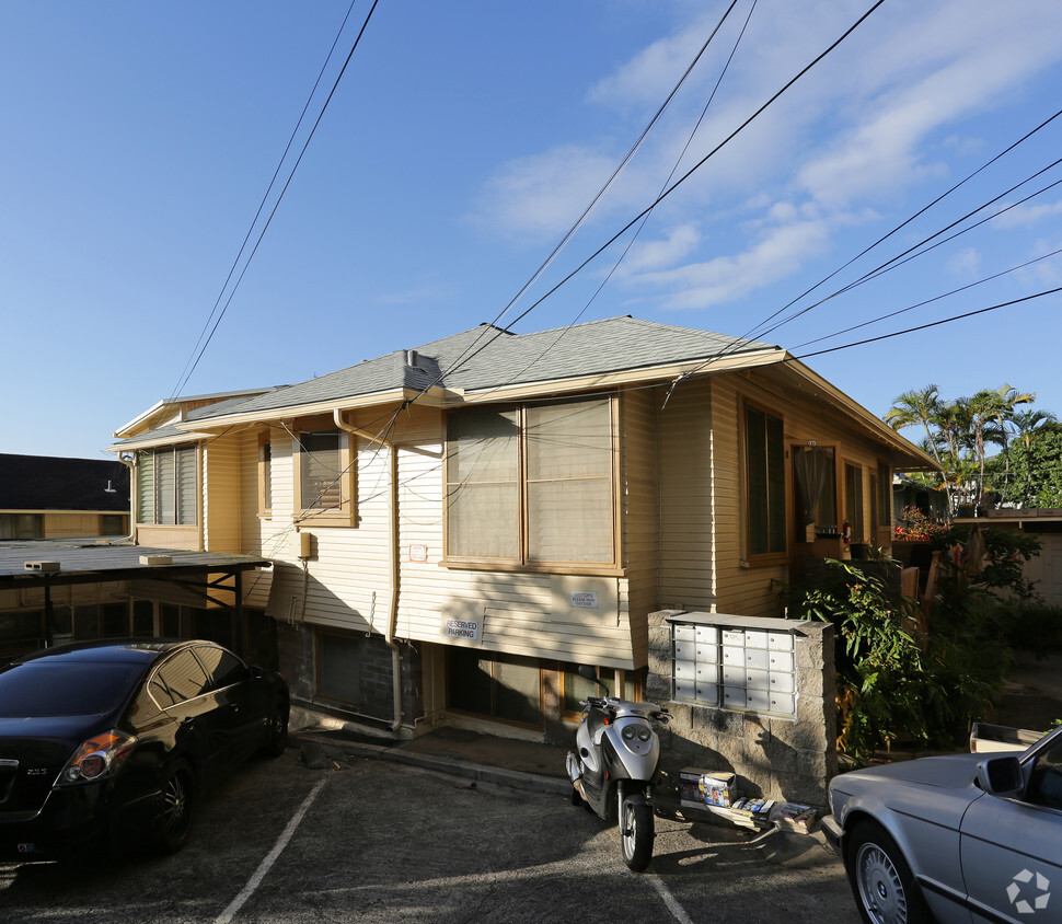 Primary Photo - Makiki Terrace Apartments