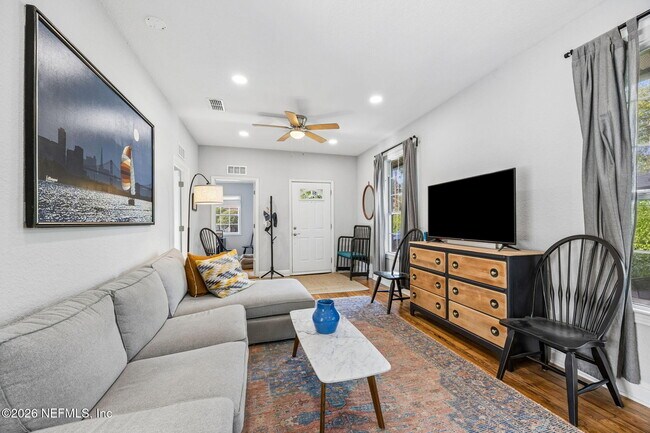 Foto del edificio - 4314 Irvington Ave