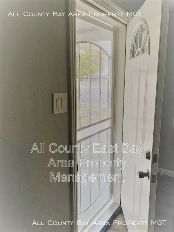Building Photo - 3405 Willow Pass Rd