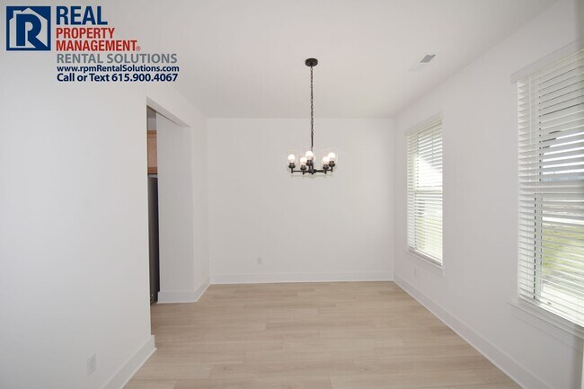Foto del edificio - Gorgeous 3 bd home in Murfreesboro off of Veterans Pkwy. Loft and Office!
