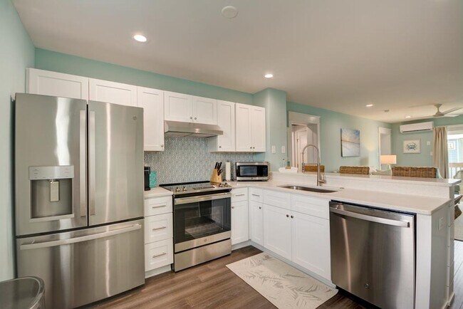 Building Photo - Updated Ocean Front 2 Bedroom Condo *OFF S...