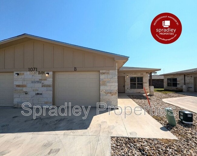 Building Photo - 1080 Hibiscus Dr