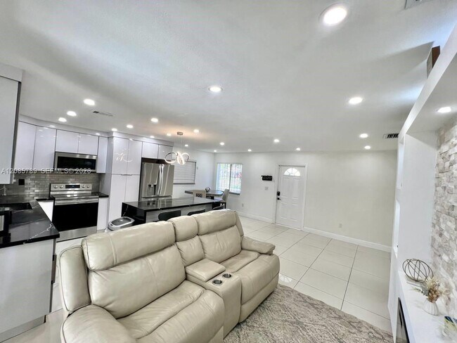 Foto del edificio - 3810 NW 197th Terrace