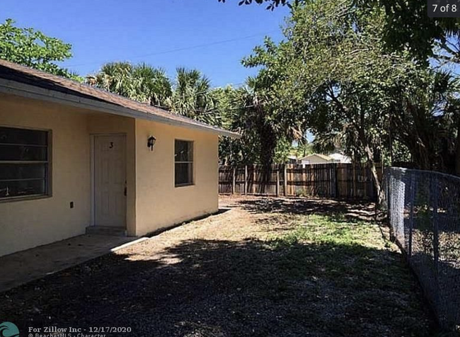 Foto del edificio - 853 SW 9th Ct