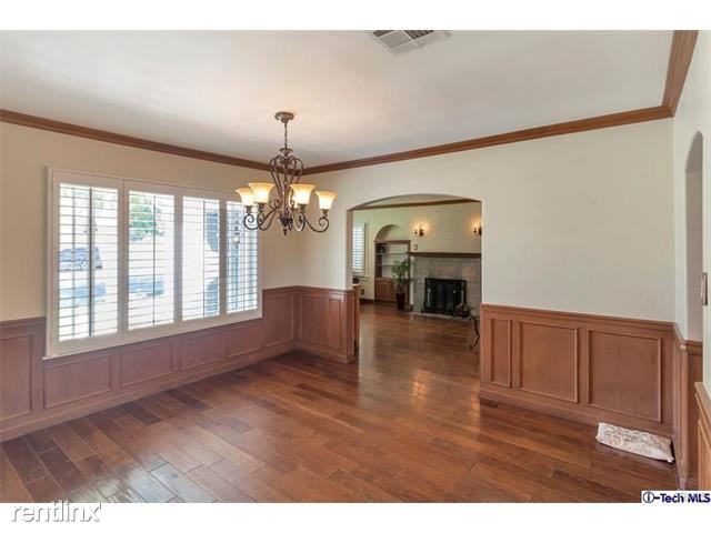 Building Photo - 5336 El Verano Ave