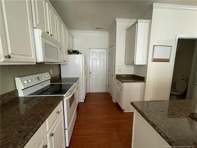 Foto del edificio - 1015 Goldmist Ln
