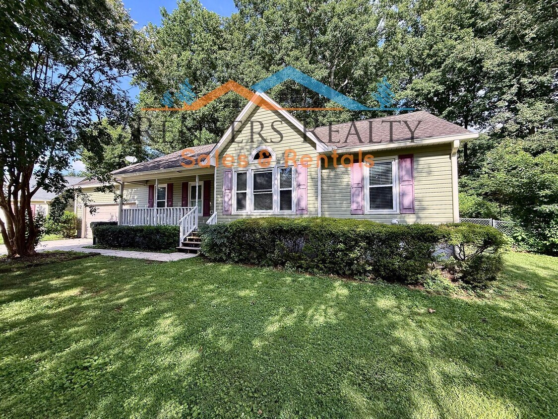 Primary Photo - 3 Bedroom House With Fenced Yard