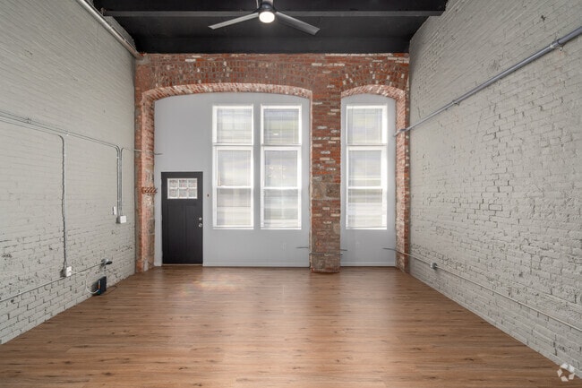 1BR, 1BA - 810SF - Living Room - Monocacy Apartments