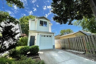 Building Photo - 9026 N Bayard Ave