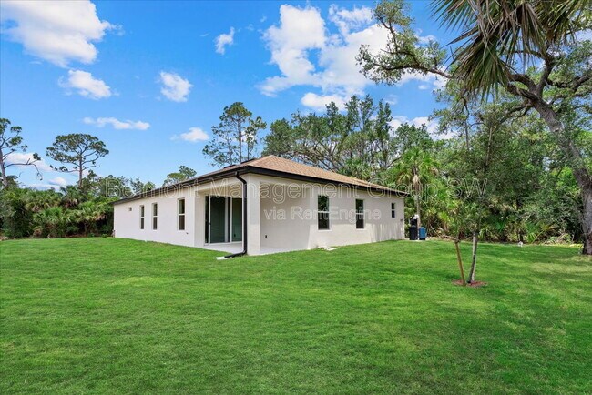 Foto del edificio - 2682 Edwin Ave