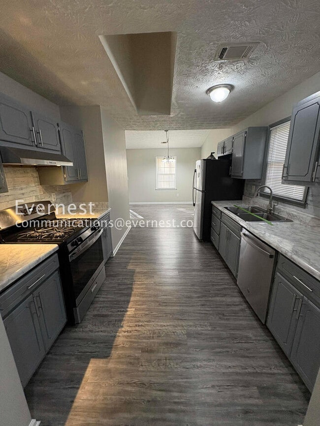 Building Photo - 130 Summerfield Dr