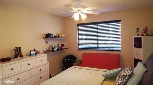 Foto del edificio - 3095 N Oakland Forest Dr